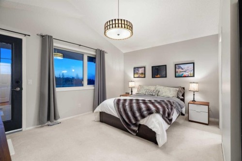 94 Edgebrook Heights Nw, Calgary, AB - Indoor Photo Showing Bedroom