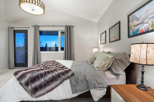 94 Edgebrook Heights Nw, Calgary, AB - Indoor Photo Showing Bedroom