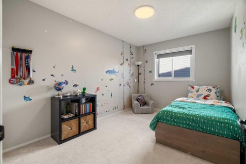94 Edgebrook Heights Nw, Calgary, AB - Indoor Photo Showing Bedroom