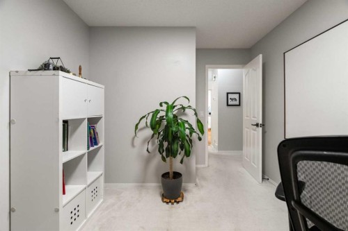 94 Edgebrook Heights Nw, Calgary, AB - Indoor Photo Showing Other Room
