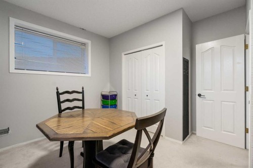 94 Edgebrook Heights Nw, Calgary, AB - Indoor Photo Showing Dining Room