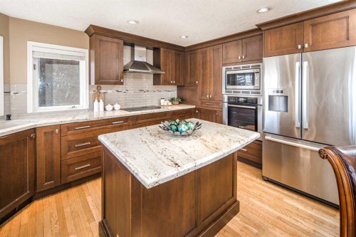 2612 Signal Hill Drive Sw, Calgary, AB - Indoor Photo Showing Kitchen
