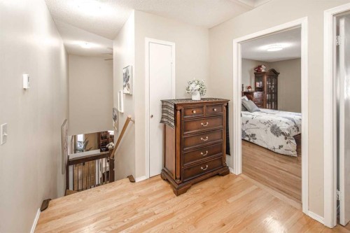 2612 Signal Hill Drive Sw, Calgary, AB - Indoor