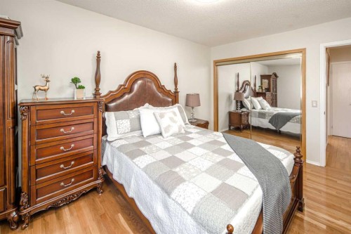 2612 Signal Hill Drive Sw, Calgary, AB - Indoor Photo Showing Bedroom