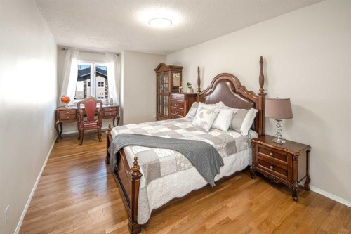 2612 Signal Hill Drive Sw, Calgary, AB - Indoor Photo Showing Bedroom