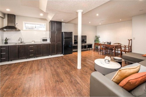 2612 Signal Hill Drive Sw, Calgary, AB - Indoor