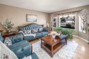 2612 Signal Hill Drive Sw, Calgary, AB  - Indoor Photo Showing Living Room 