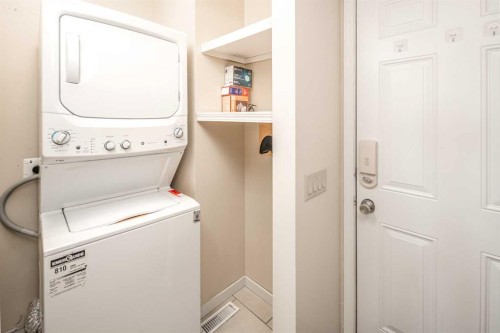 2612 Signal Hill Drive Sw, Calgary, AB - Indoor Photo Showing Laundry Room