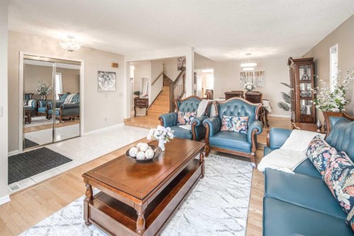 2612 Signal Hill Drive Sw, Calgary, AB - Indoor Photo Showing Living Room