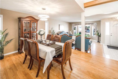 2612 Signal Hill Drive Sw, Calgary, AB - Indoor Photo Showing Dining Room