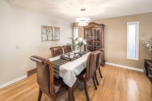2612 Signal Hill Drive Sw, Calgary, AB - Indoor Photo Showing Dining Room