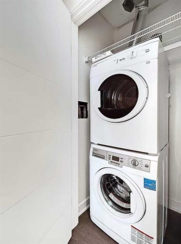1901-930 6 Avenue Sw, Calgary, AB - Indoor Photo Showing Laundry Room