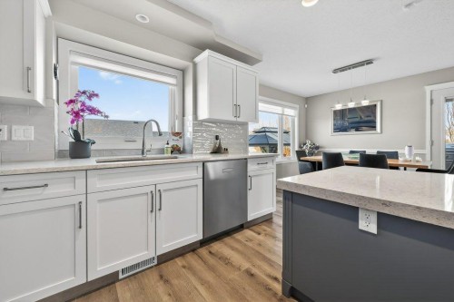 7 Henderson Bay Ne, Langdon, AB - Indoor Photo Showing Kitchen With Upgraded Kitchen