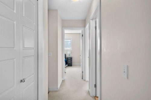 89 Pantego Lane Nw, Calgary, AB - Indoor Photo Showing Other Room