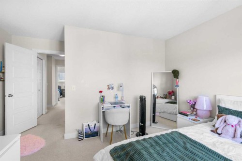 89 Pantego Lane Nw, Calgary, AB - Indoor Photo Showing Bedroom