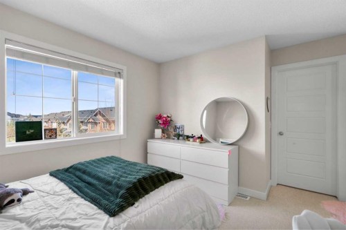 89 Pantego Lane Nw, Calgary, AB - Indoor Photo Showing Bedroom