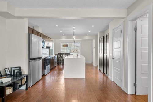 89 Pantego Lane Nw, Calgary, AB - Indoor Photo Showing Kitchen