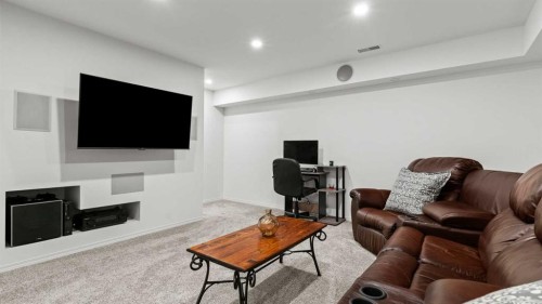 95 Elgin Meadows View Se, Calgary, AB - Indoor Photo Showing Living Room