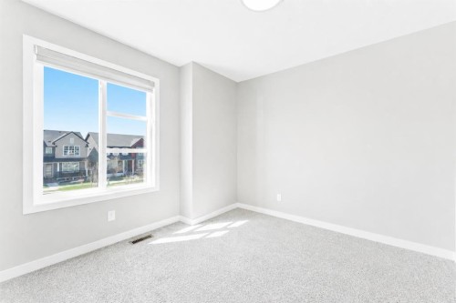 132 Highview Gate Se, Airdrie, AB - Indoor Photo Showing Other Room