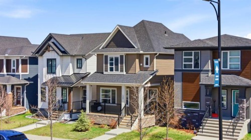132 Highview Gate Se, Airdrie, AB - Outdoor With Facade