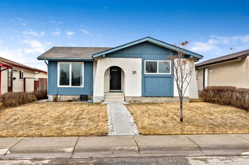 399 Maitland Crescent Ne, Calgary, AB - Outdoor