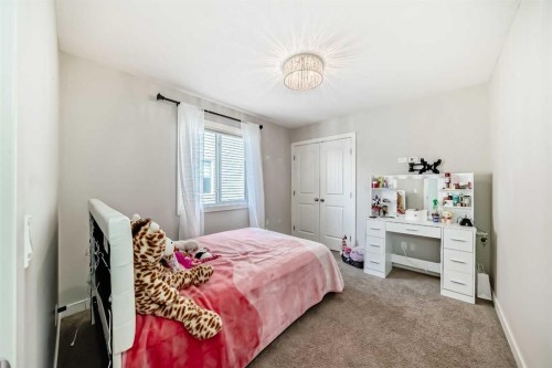 105 Sandpiper Point, Chestermere, AB - Indoor Photo Showing Bedroom