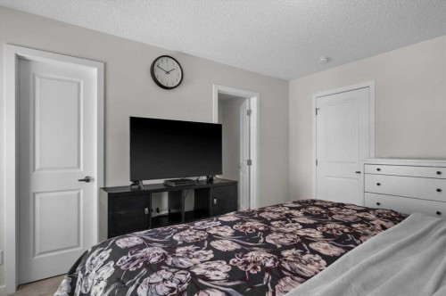 589 Masters Road Se, Calgary, AB - Indoor Photo Showing Bedroom