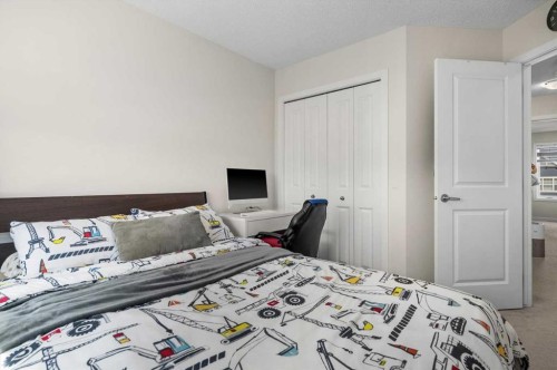 589 Masters Road Se, Calgary, AB - Indoor Photo Showing Bedroom