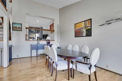 5819 Coach Hill Road Sw, Calgary, AB - Indoor Photo Showing Dining Room