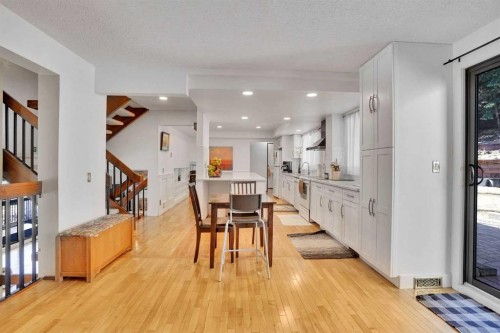 5819 Coach Hill Road Sw, Calgary, AB - Indoor Photo Showing Dining Room