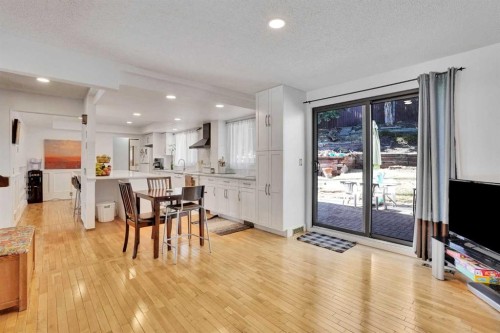 5819 Coach Hill Road Sw, Calgary, AB - Indoor