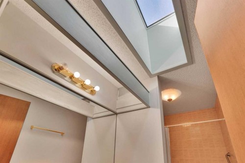 5819 Coach Hill Road Sw, Calgary, AB - Indoor Photo Showing Other Room