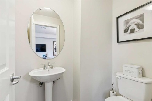 6-1729 34 Avenue Sw, Calgary, AB - Indoor Photo Showing Bathroom