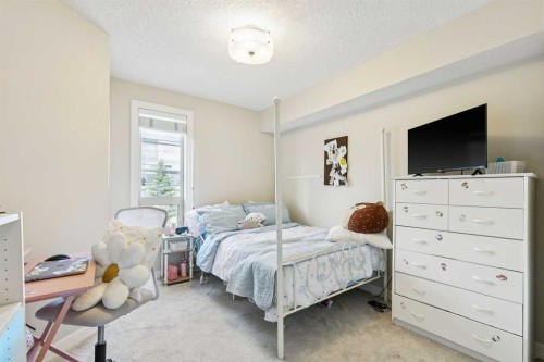 6-1729 34 Avenue Sw, Calgary, AB - Indoor Photo Showing Bedroom
