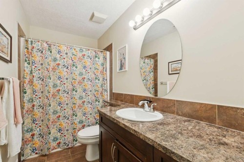 6-1729 34 Avenue Sw, Calgary, AB - Indoor Photo Showing Bathroom