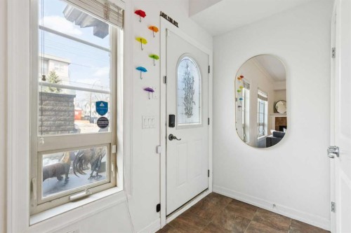 6-1729 34 Avenue Sw, Calgary, AB - Indoor Photo Showing Other Room