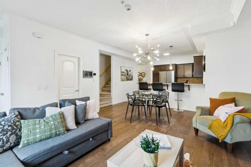 6-1729 34 Avenue Sw, Calgary, AB - Indoor Photo Showing Living Room