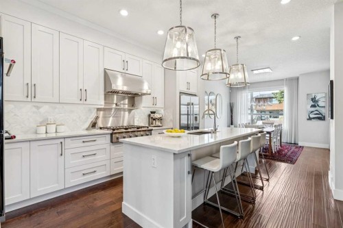 2205 3 Avenue Nw, Calgary, AB - Indoor Photo Showing Kitchen With Upgraded Kitchen