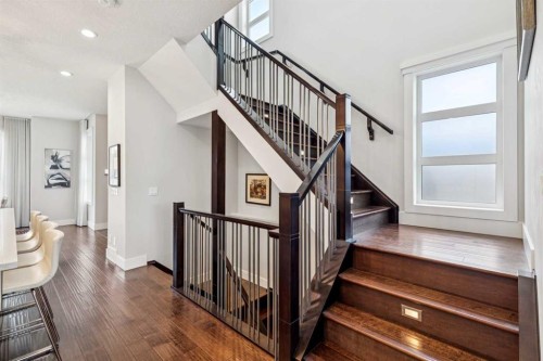 2205 3 Avenue Nw, Calgary, AB - Indoor Photo Showing Other Room