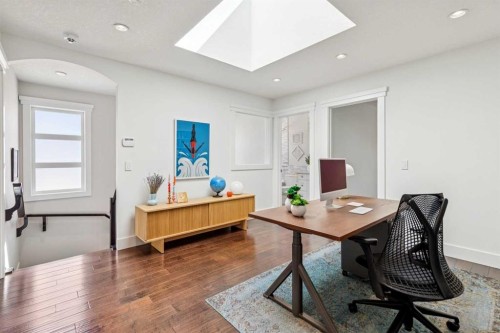 2205 3 Avenue Nw, Calgary, AB - Indoor Photo Showing Office