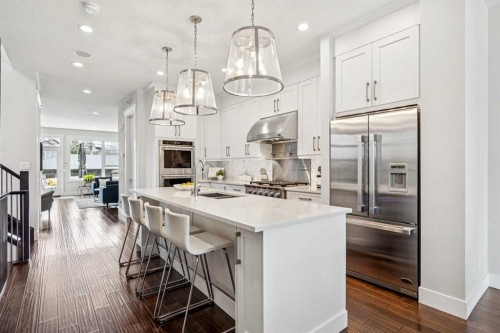 2205 3 Avenue Nw, Calgary, AB - Indoor Photo Showing Kitchen With Upgraded Kitchen