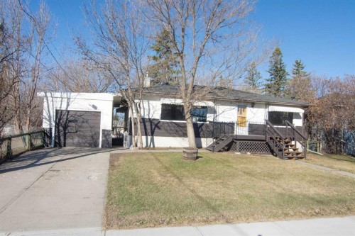 508 3 Street  Strathmore, AB T1P 1B4