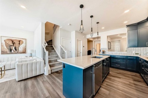 82 Magnolia Court Se, Calgary, AB - Indoor Photo Showing Kitchen With Upgraded Kitchen