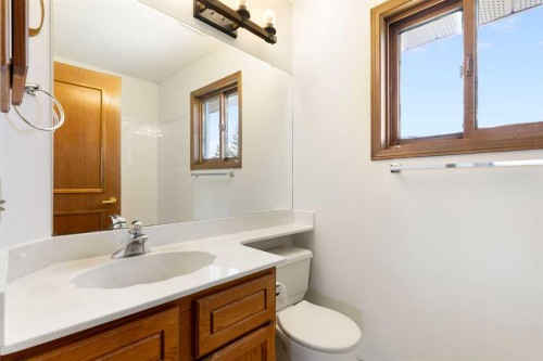 190 Hawkville Close Nw, Calgary, AB - Indoor Photo Showing Bathroom