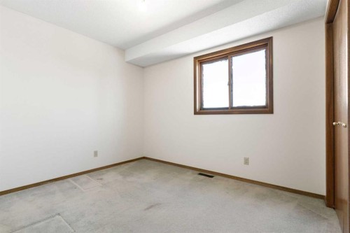 190 Hawkville Close Nw, Calgary, AB - Indoor Photo Showing Other Room