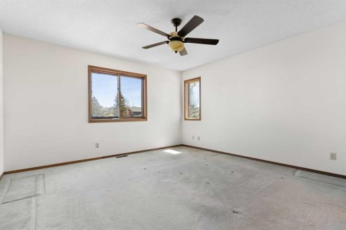 190 Hawkville Close Nw, Calgary, AB - Indoor Photo Showing Other Room