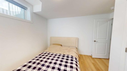 115 Magnolia Drive Se, Calgary, AB - Indoor Photo Showing Bedroom