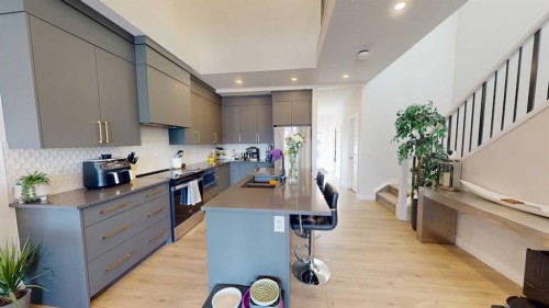 115 Magnolia Drive Se, Calgary, AB - Indoor Photo Showing Kitchen