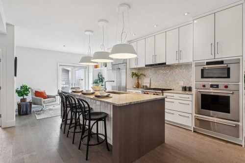 911 18 Avenue Sw, Calgary, AB - Indoor Photo Showing Kitchen With Upgraded Kitchen