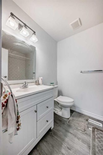 365 Whitlock Way Ne, Calgary, AB - Indoor Photo Showing Bathroom